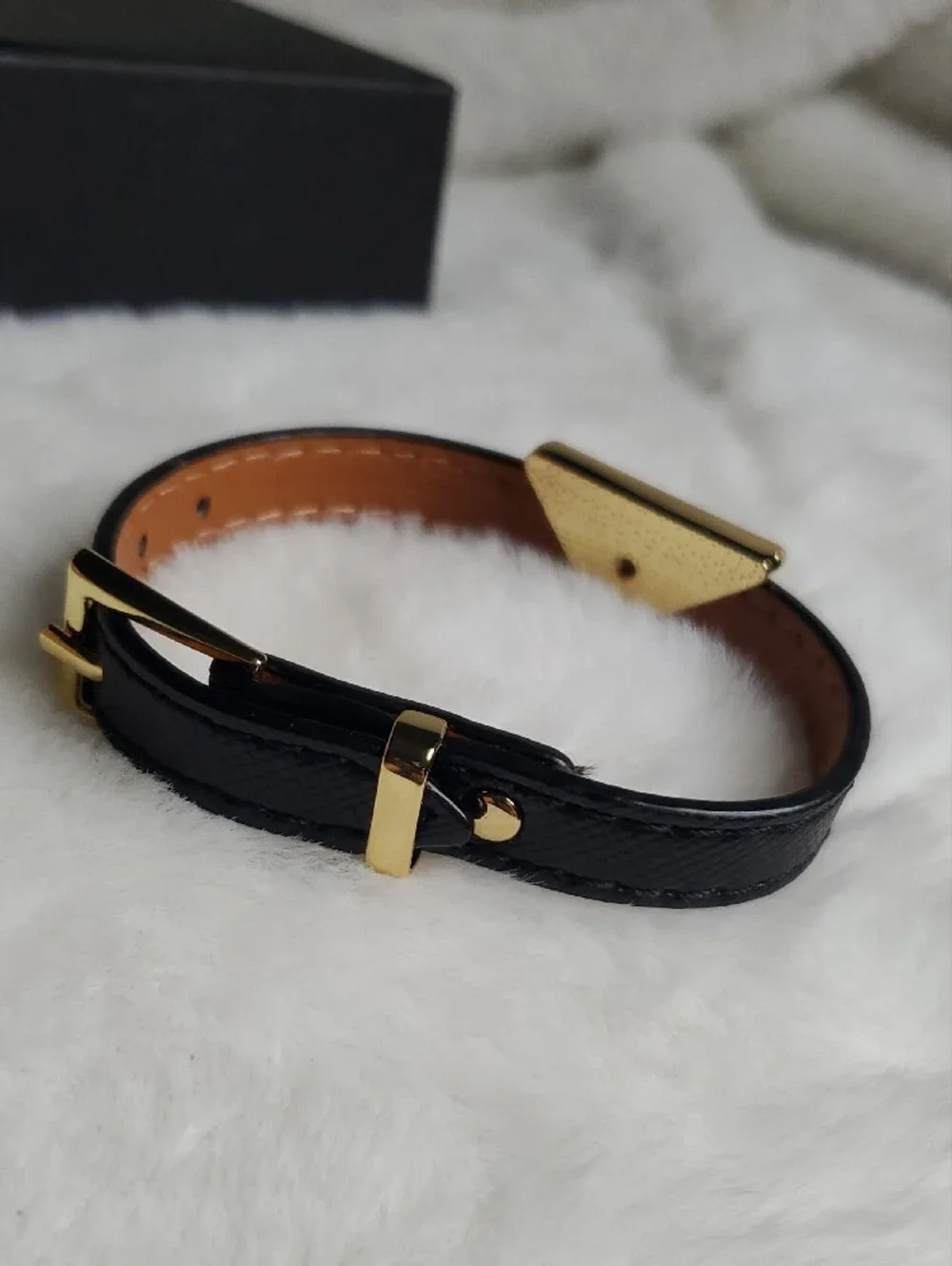 Fashion Black Bracelet with Gold Triangle Plaque